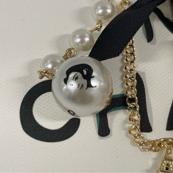 💎NEW! SPECTACULAR CRYSTAL CAMELLIA KEYCHAIN BAG CHARM - Picture 4 of 10